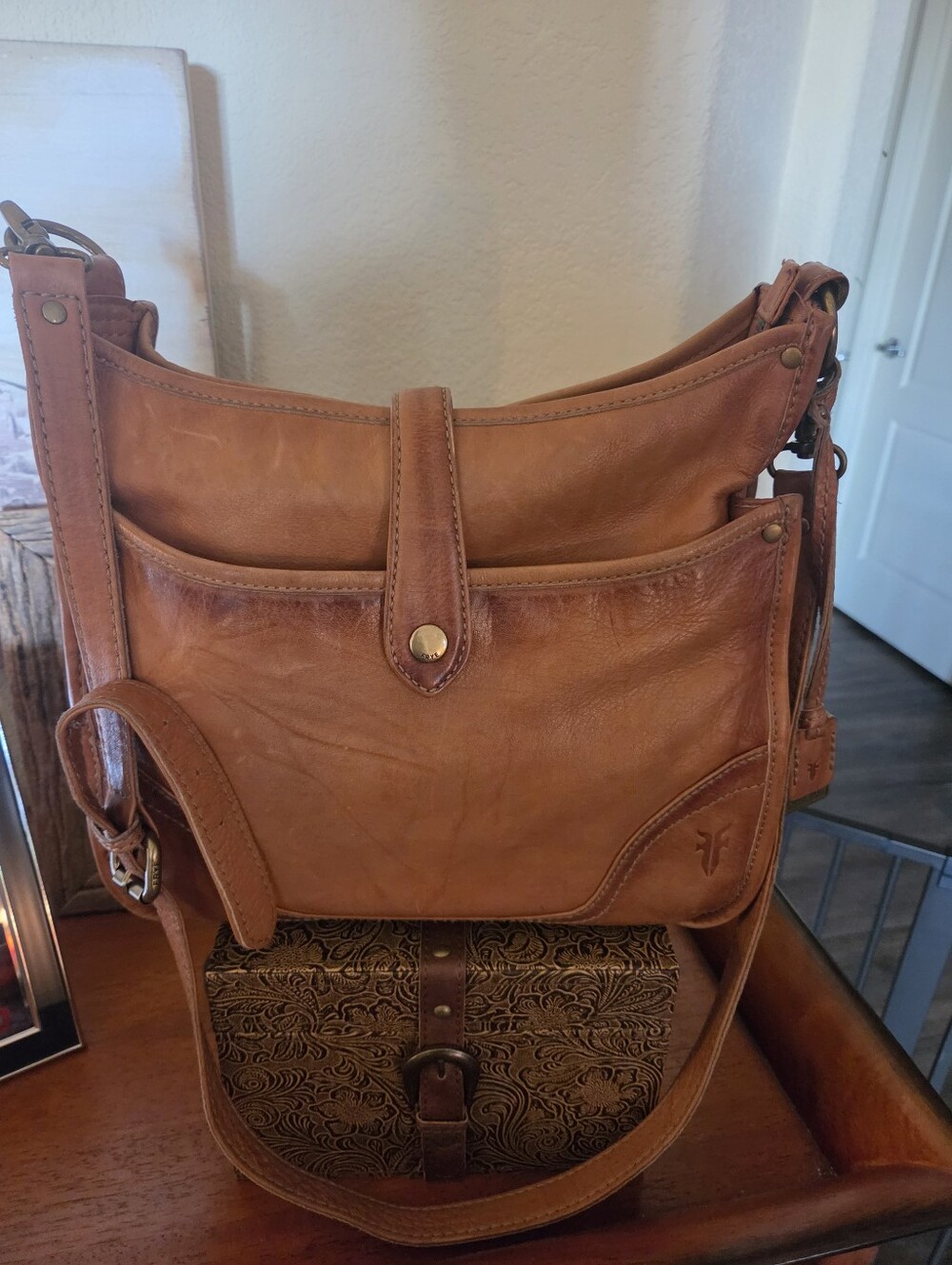 FRYE• Camel Leather "Campus" Crossbody Bag. 🤎💛 - Picture 3 of 12